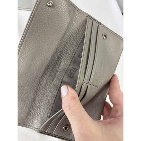 Michael Kors Light Grey Leather Wallet Envelope Clutch Snap Close Zipper Pocket - Picture 3 of 9